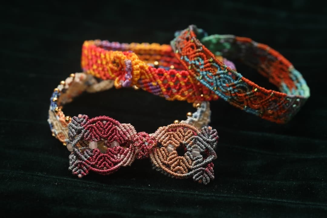 Macramés para Decorar tu Casa: Colgantes, Maceteros y Cortinas que Transforman Cualquier Espacio